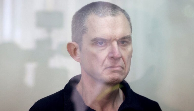 Анджей Почобут вернулся в Польшу после пяти лет заключения в Беларуси