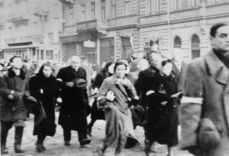 19 квітня Варшава згадує повстання в гетто. Сьогодні 83-я річниця