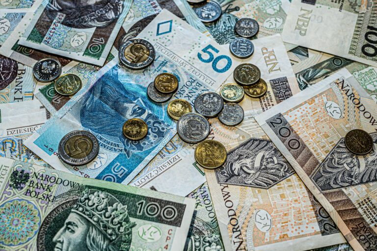 Минималку в Польше хотят считать иначе. В 2027 году она может превысить 5000 zł