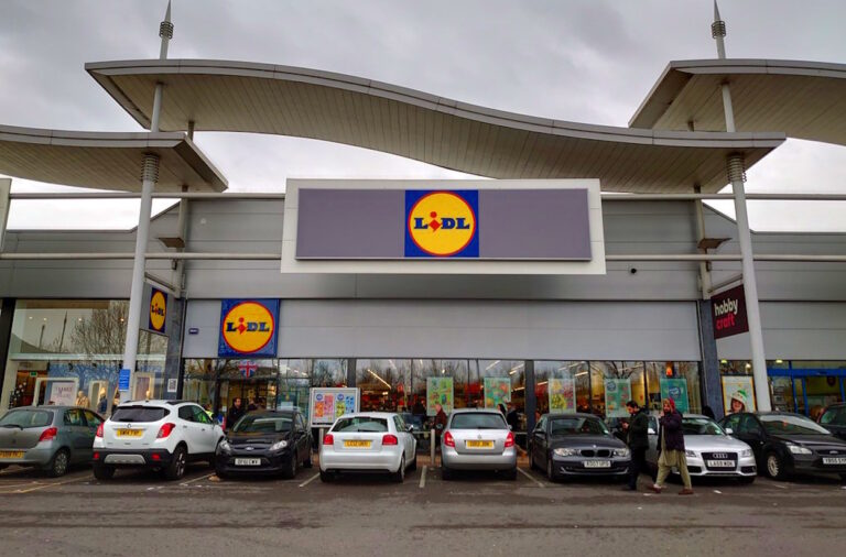UOKiK здійснив обшуки в Lidl: перевіряють можливі обмеження для водіїв