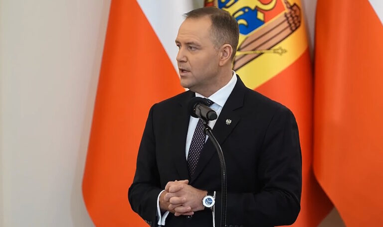 Навроцкий запускает работу над новой Конституцией: Польша может пересмотреть баланс власти