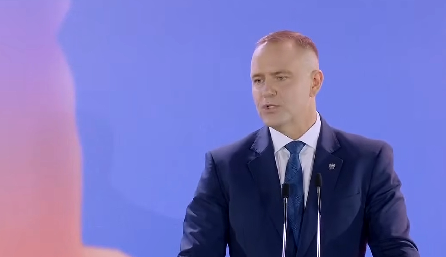 Оточення Навроцького заявило, що Україна сама відмовилася від розмови перед позбавленням ордену